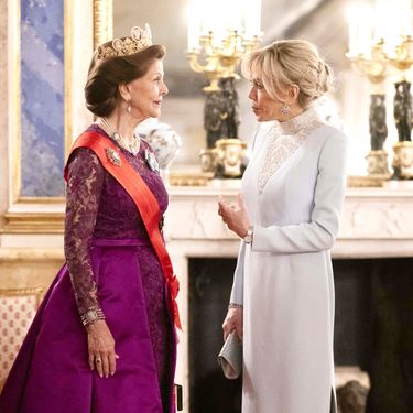 Brigitte Macron sa švedskom kraljicom Silvijom na državničkoj večeri u Stockholmu