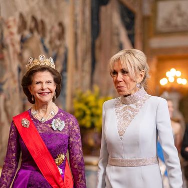 Brigitte Macron sa švedskom kraljicom Silvijom na državničkoj večeri u Stockholmu