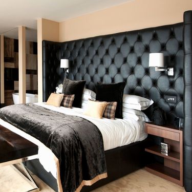 Crna boja u uređenju spavaće sobe - 3