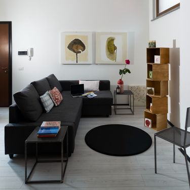 Crna boja u uređenju dnevnog boravka - 1