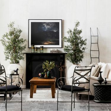 Crna boja u uređenju dnevnog boravka - 3