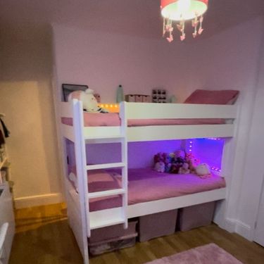 Kćeri imaju krevet na kat