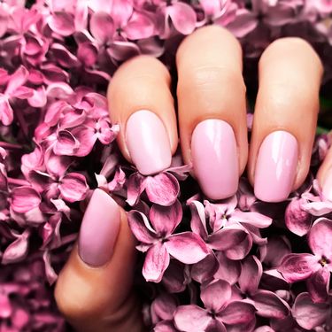 Ružičasta manikura