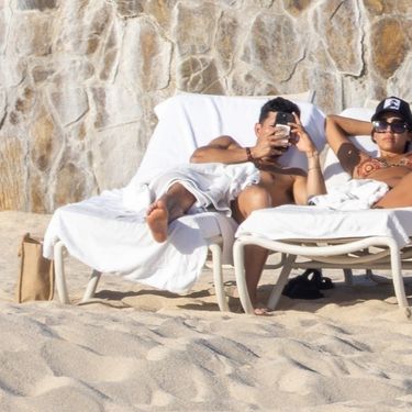 Jessica Alba na plaži u Los Cabosu - 2