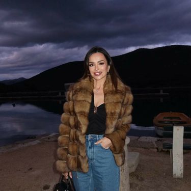 Severina nosi traperice brenda Loewe i torbu modne kuće Hermes - 1