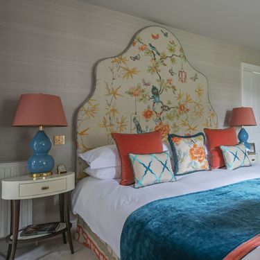 Krevet s visokim uzglavljem - 15