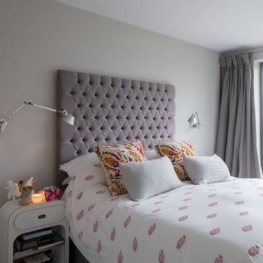 Krevet s visokim uzglavljem - 16