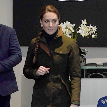 Catherine Middleton u skinny trapericama i gojzericama - 2