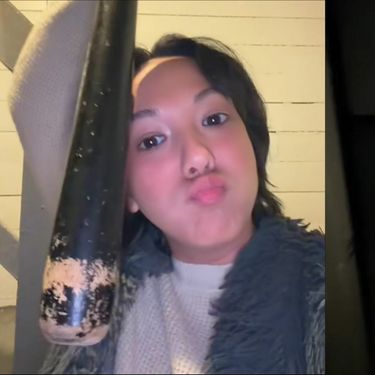 TikTokerica hiitsmillzy u svom podrumu strave