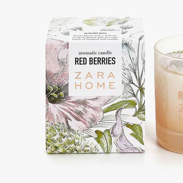 Zara Home, mirisna svijeća Red Berries, 69 kn (prijašnja cijena 99 kn)
