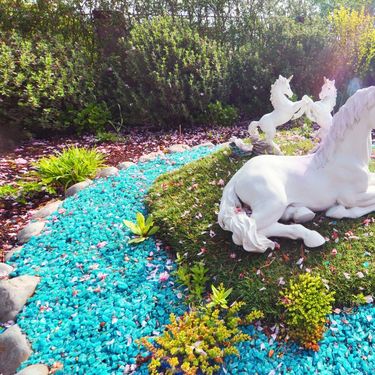 Ružičasta kuća s 'jednorog' vrtom koja se može unajmiti - 6