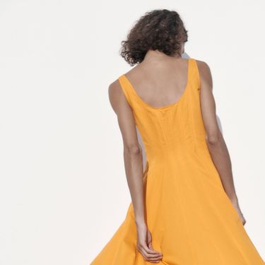 Narančasta haljina iz Zare