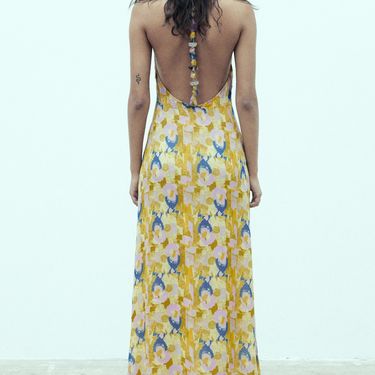 Haljina s uzorkom i kamenčićima iz Zare