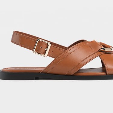 Stradivarius, snižene s 29,99 na 19,99 eura