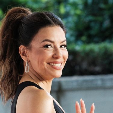Eva Longoria Baston u crvenom bikiniju na plaži u Marbelli - 6