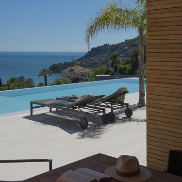 Kuća s bazenom i očaravajućim pogledom na more - 5