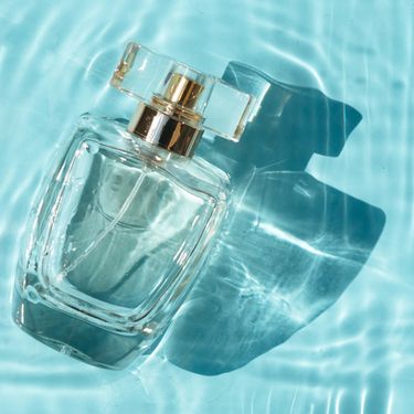 Ljetna bočica parfema