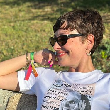 Irena Pecotić u suknji od jutene vreće - 6