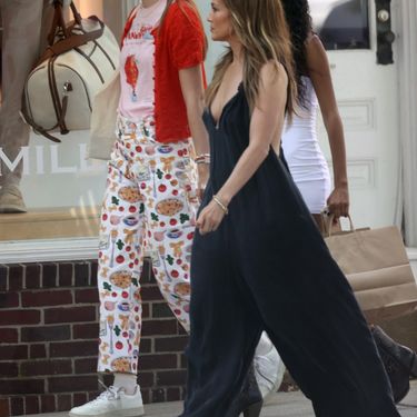 Jennifer Lopez u crnom kombinezonu