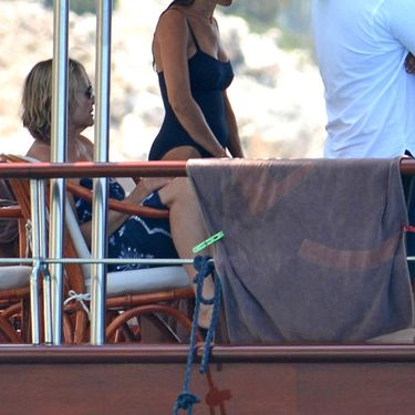 Sarah Jessica Parker u Grčkoj 2013. u jednodijelnom crnom kupaćem kostimu