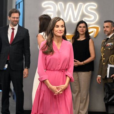 Kraljica Letizia u ružičastom