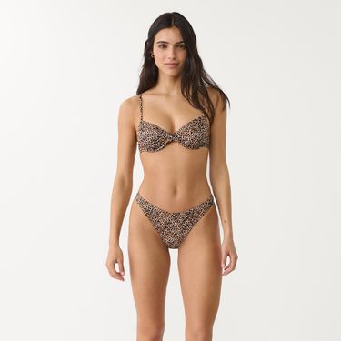 Stradivarius, gornji dio snižen s 15,99 na 12,99 eura, donji dio snižen s 12,99 na 9,99 eura