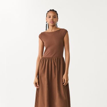 Stradivarius, snižena s 25,99 na 15,99 eura