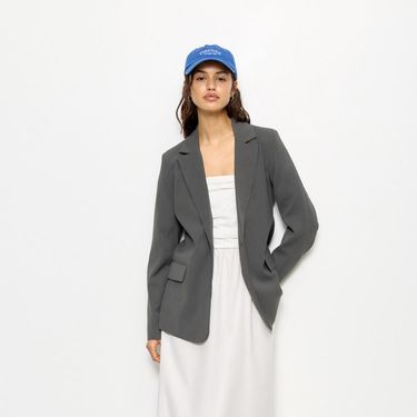 Pull&Bear dugi blejzer, snižen s 29,99 na 12,99 eura