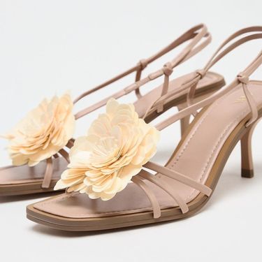 Sandale s cvijetom iz Zare