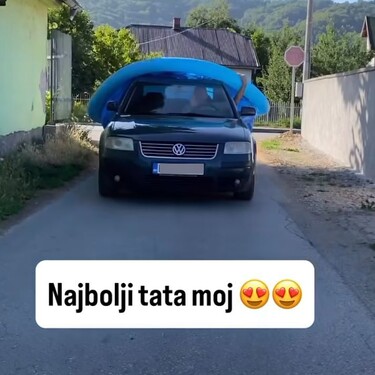 Tata nosi bazen