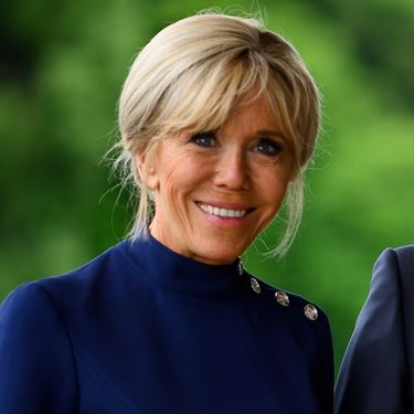 Brigitte Macron u dva modela štikli tijekom posjeta Japanu - 1