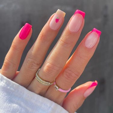 Nokti s motivom jagode