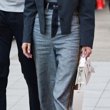 Izvrnute traperice u street style izdanju sa zagrebačke špice