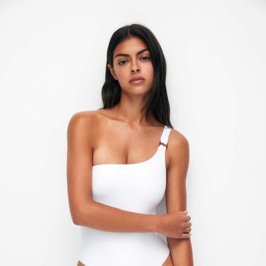 Pull&Bear, 15,99 eura