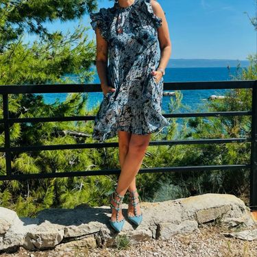 Vanna u ljetnoj haljini i Valentino cipelama