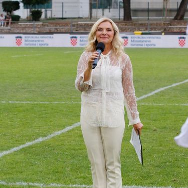 Vlatka Pokos na dodjeli Dodjela medalja i pehara na kraju Europskog prvenstva u ragbiju 7