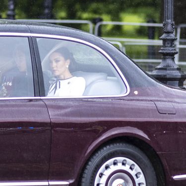 Catherine Middleton sa suprugom i djecom došla je u Buckinhamsku palaču