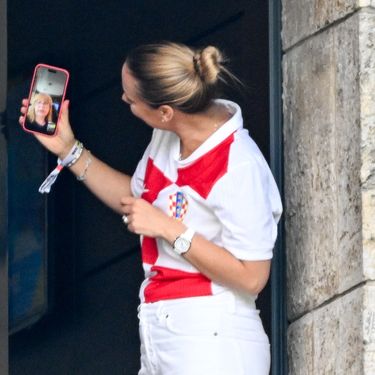 Vanja Morić u Berlinu nosi ogrlicu s motivom leptira - 4