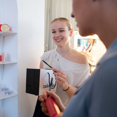 Na BIPA korneru su se dijelile olovke za usne, tonirani fluidli, ruževi za usne i još mnogo toga