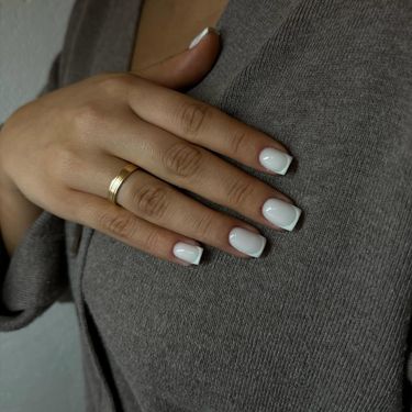 Bijela francuska manikura