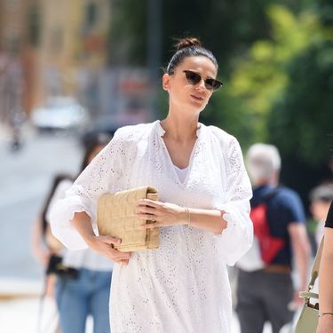 Šetnja Šibenikom u bijeloj haljini