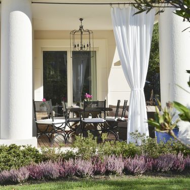 Glamurozna terasa u večernjim satima izgleda naročito čarobno - 3