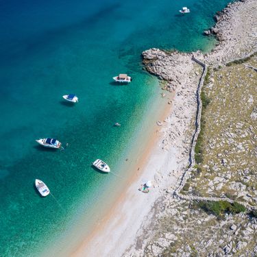 Plaža i uvala Mala luka na otoku Krku - 1