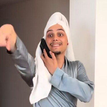 Skeč o mami na telefonu