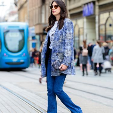 Trapezice u kombinaciji s kaputom, salonkama i bijelom majicom izgledaju odlično