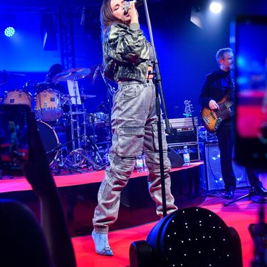 Severina u blještavom traperu na modnom eventu