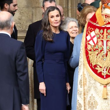 Kraljica Letizia u tamnoplavoj haljini na misi krajem veljače 2024.