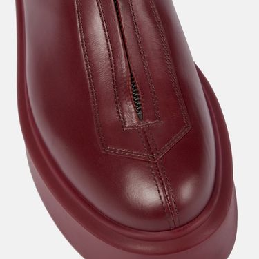 The Row kožnate gležnjače sa zatvaračem prodavale su po cijeni od oko 1400 eura - 2