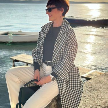 Irena Pecotić nosi karirani kaput brenda Black Tape - 2