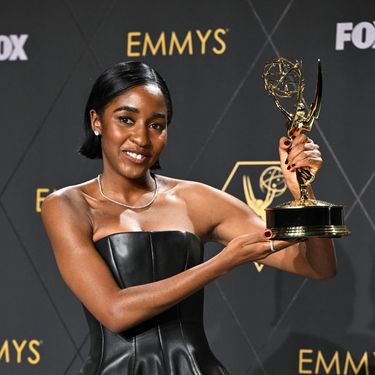 Ayo Edebiri imala je hydro bob na dodjeli Emmyja